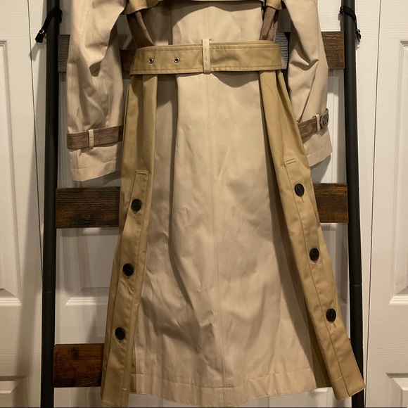 🆕COACH TONAL SIGNATURE PRINT CLASSIC TRENCH COAT WITH LEATHER DETAILS 43” - Picture 7 of 9